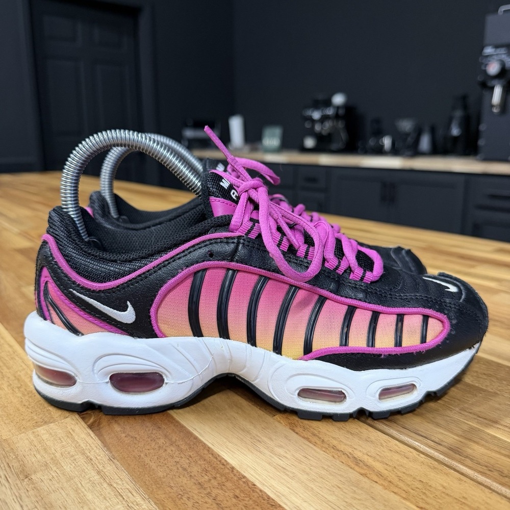 Nike Air Max Tailwind IV Women's Black White Fire Pink Size 7 Shoes